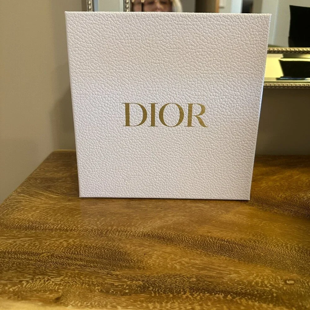Dior Gift Box - Picture 1 of 7